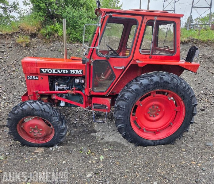 1980 Volvo 2254 - Tractor agricol: Foto 2 1980 Volvo 2254 - Tractor agricol: Foto 2