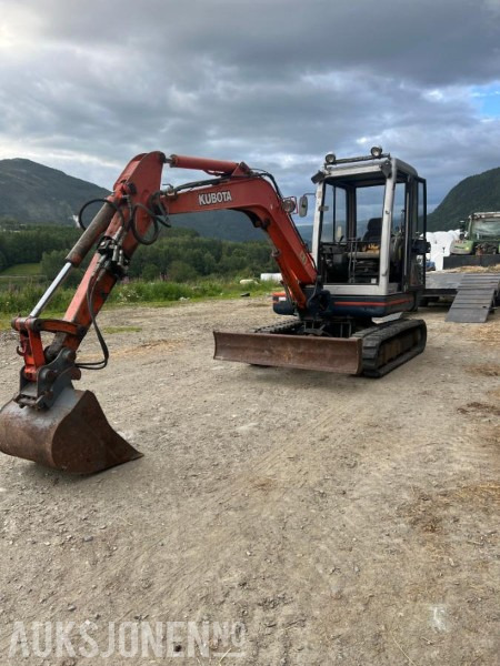 1997 Kubota KX 121-2 gravemaskin med 2 skuffer og klype - Excavator: Foto 1 1997 Kubota KX 121-2 gravemaskin med 2 skuffer og klype - Excavator: Foto 1