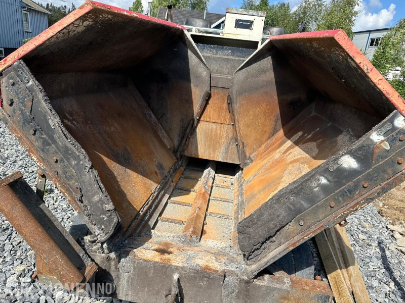 2000 BITELLI BB130 ASFALTUTLEGGER - Echipamente de constructii: Foto 4 2000 BITELLI BB130 ASFALTUTLEGGER - Echipamente de constructii: Foto 4