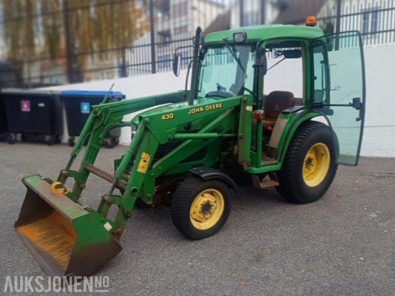 2000 John Deere JD4400 Frontlaster Skuffe Vikplog - Tractor agricol: Foto 1 2000 John Deere JD4400 Frontlaster Skuffe Vikplog - Tractor agricol: Foto 1