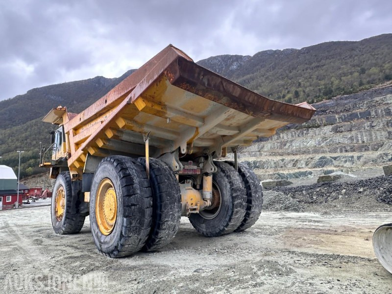 2001 Komatsu HD 785-5 Tipptruck - Autobasculantă: Foto 4 2001 Komatsu HD 785-5 Tipptruck - Autobasculantă: Foto 4