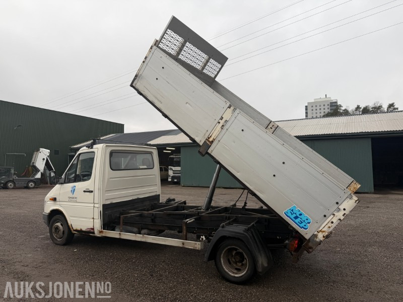 2001 MERCEDES-BENZ 412 D /40 tippbil - hengerfeste - 241444km - Camion basculantă: Foto 3 2001 MERCEDES-BENZ 412 D /40 tippbil - hengerfeste - 241444km - Camion basculantă: Foto 3