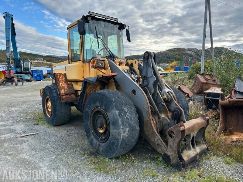2002 Volvo L90D hjullaster – 17 tonn // Helgummihjul // Sentralsmøring - Încărcător frontal pe pneuri: Foto 2 2002 Volvo L90D hjullaster – 17 tonn // Helgummihjul // Sentralsmøring - Încărcător frontal pe pneuri: Foto 2