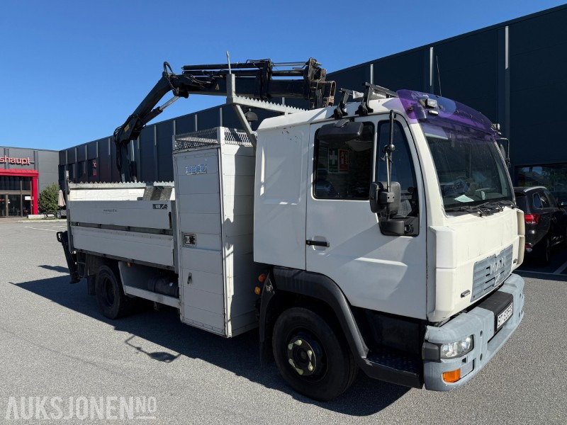 2003 MAN LE 12.200 KRANBIL, HIAB 066 B-2, RADIOSTYRING, SKAP, HENGERFESTE - Camion cu macara: Foto 3 2003 MAN LE 12.200 KRANBIL, HIAB 066 B-2, RADIOSTYRING, SKAP, HENGERFESTE - Camion cu macara: Foto 3