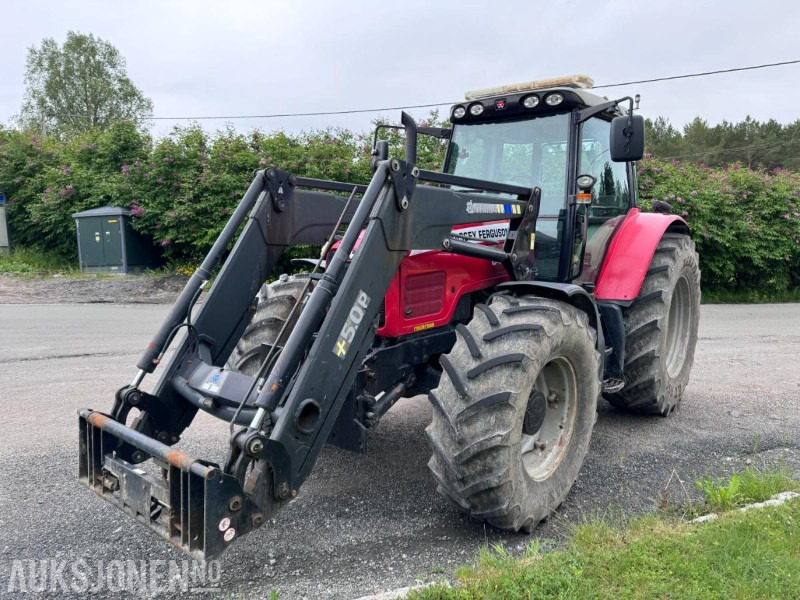 2004 Massey Ferguson 6480 Dynashift - Frontlaster med hydraulisk redskapslås - Fronthydraulikk - 40 km - Fjærende hytte - tredje funksjon - Tractor agricol: Foto 1 2004 Massey Ferguson 6480 Dynashift - Frontlaster med hydraulisk redskapslås - Fronthydraulikk - 40 km - Fjærende hytte - tredje funksjon - Tractor agricol: Foto 1