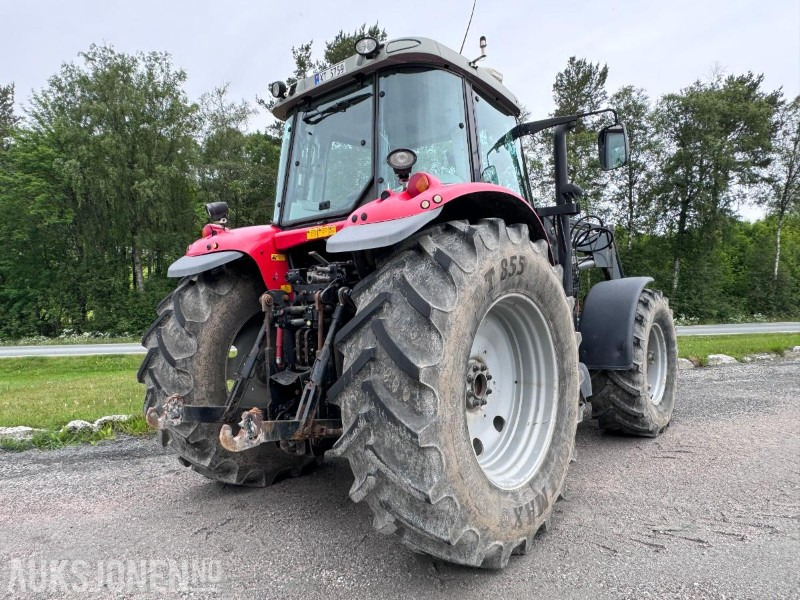 2004 Massey Ferguson 6480 Dynashift - Frontlaster med hydraulisk redskapslås - Fronthydraulikk - 40 km - Fjærende hytte - tredje funksjon - Tractor agricol: Foto 4 2004 Massey Ferguson 6480 Dynashift - Frontlaster med hydraulisk redskapslås - Fronthydraulikk - 40 km - Fjærende hytte - tredje funksjon - Tractor agricol: Foto 4