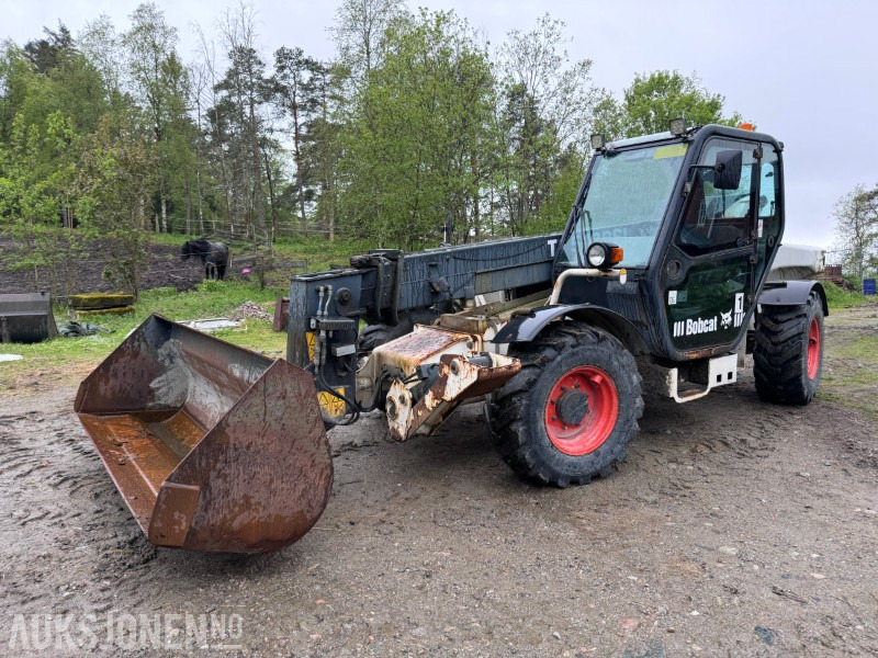 2005 Bobcat T35120SL Teleskoptruck / Teleskoplaster - 4x4x4 - avvatringssylinder - Støttelabber - Hydraulisk redskapslås - Jibb - Skuffe - 2 stk pallegafler - Stivuitor telescopic: Foto 1 2005 Bobcat T35120SL Teleskoptruck / Teleskoplaster - 4x4x4 - avvatringssylinder - Støttelabber - Hydraulisk redskapslås - Jibb - Skuffe - 2 stk pallegafler - Stivuitor telescopic: Foto 1