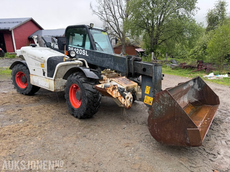2005 Bobcat T35120SL Teleskoptruck / Teleskoplaster - 4x4x4 - avvatringssylinder - Støttelabber - Hydraulisk redskapslås - Jibb - Skuffe - 2 stk pallegafler - Stivuitor telescopic: Foto 3 2005 Bobcat T35120SL Teleskoptruck / Teleskoplaster - 4x4x4 - avvatringssylinder - Støttelabber - Hydraulisk redskapslås - Jibb - Skuffe - 2 stk pallegafler - Stivuitor telescopic: Foto 3