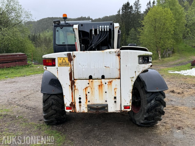 2005 Bobcat T35120SL Teleskoptruck / Teleskoplaster - 4x4x4 - avvatringssylinder - Støttelabber - Hydraulisk redskapslås - Jibb - Skuffe - 2 stk pallegafler - Stivuitor telescopic: Foto 5 2005 Bobcat T35120SL Teleskoptruck / Teleskoplaster - 4x4x4 - avvatringssylinder - Støttelabber - Hydraulisk redskapslås - Jibb - Skuffe - 2 stk pallegafler - Stivuitor telescopic: Foto 5