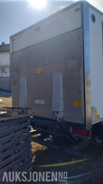 2006 Mercedes-Benz 818/33AT 7,5 skapbil ryggekamera s+v dekk kjetting - Camion furgon: Foto 4 2006 Mercedes-Benz 818/33AT 7,5 skapbil ryggekamera s+v dekk kjetting - Camion furgon: Foto 4