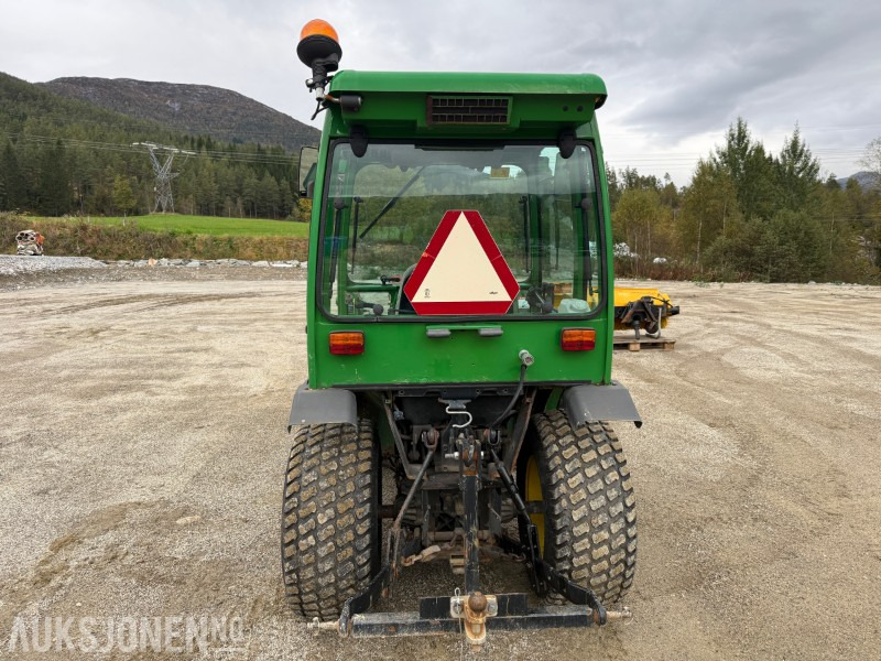 2007 John Deere 2320 Minitraktor / Kompakttraktor 2316 timer. Mykje ekstrautstyr - Tractor agricol: Foto 4 2007 John Deere 2320 Minitraktor / Kompakttraktor 2316 timer. Mykje ekstrautstyr - Tractor agricol: Foto 4