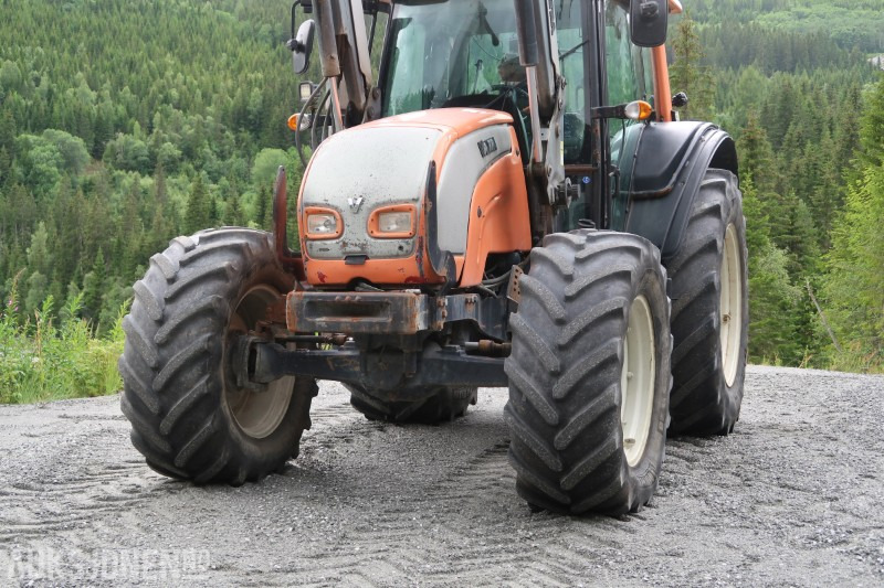 2008 Valtra N141 Twintrac traktor / 9121 timer - Tractor agricol: Foto 3 2008 Valtra N141 Twintrac traktor / 9121 timer - Tractor agricol: Foto 3