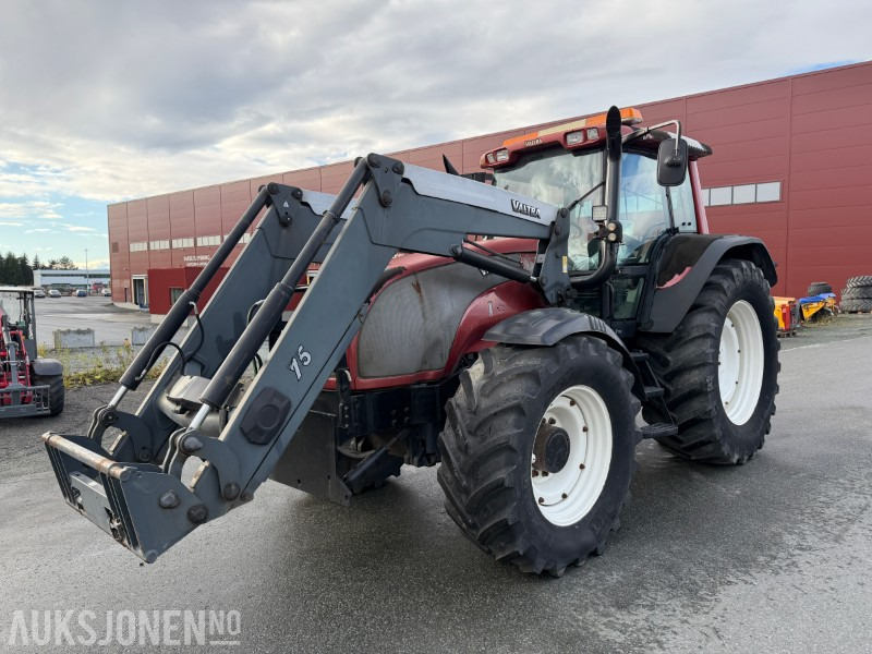 2008 Valtra T-180 Traktor med frontlaster / 1362 timer - Tractor agricol: Foto 1 2008 Valtra T-180 Traktor med frontlaster / 1362 timer - Tractor agricol: Foto 1