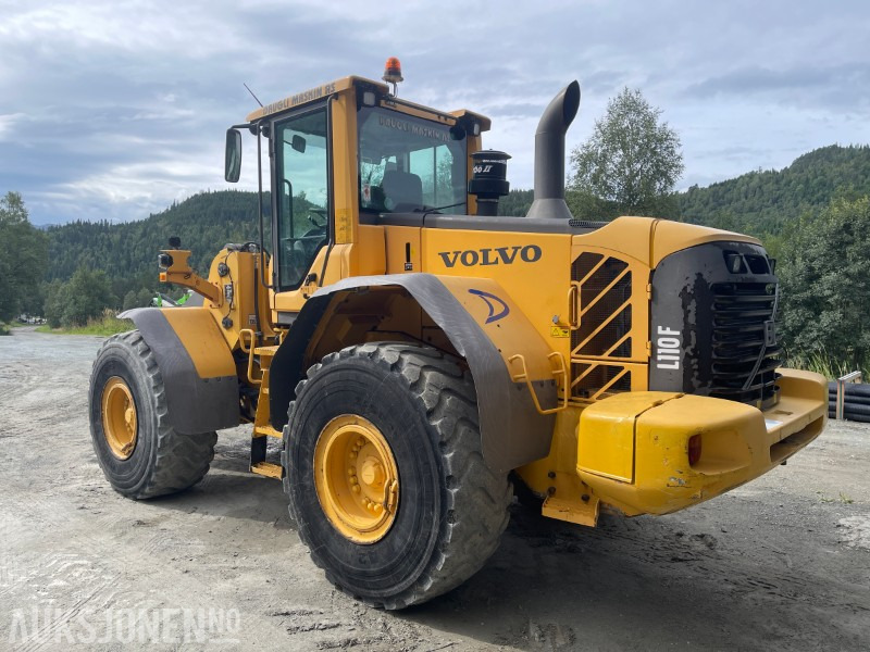2008 Volvo L110F hjullaster med skuff - sentralsmøring - 3/4 funksjon-Skriver med vekt-kamera - ekstra lys - Încărcător frontal pe pneuri: Foto 3 2008 Volvo L110F hjullaster med skuff - sentralsmøring - 3/4 funksjon-Skriver med vekt-kamera - ekstra lys - Încărcător frontal pe pneuri: Foto 3