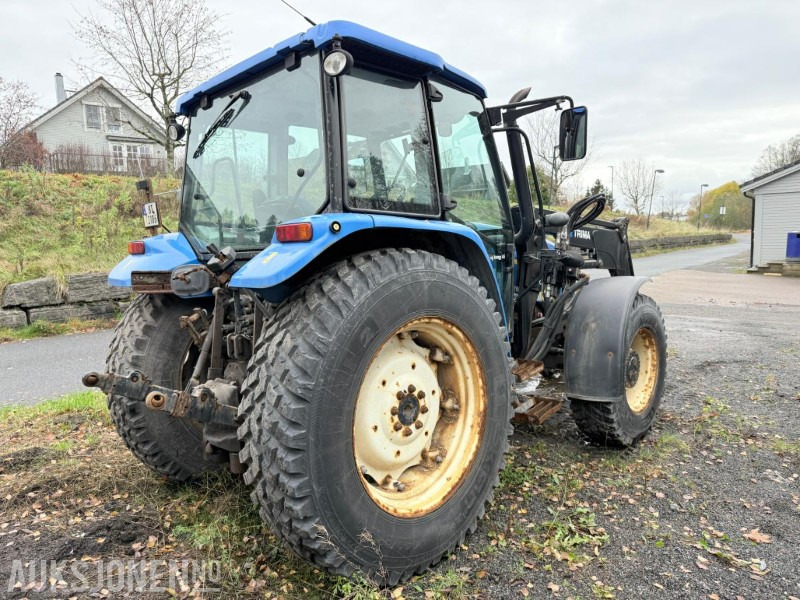 2010 New Holland T5070 traktor / Trima frontlaster / 4X4 - Tractor agricol: Foto 5 2010 New Holland T5070 traktor / Trima frontlaster / 4X4 - Tractor agricol: Foto 5
