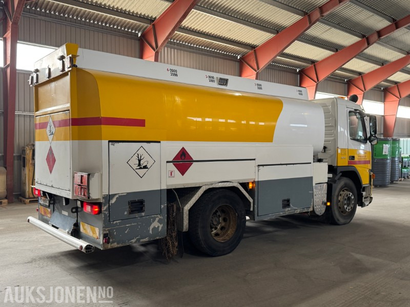 2010 Volvo FM 370 tankbil med 12000 liters tank - Camion cisternă: Foto 5 2010 Volvo FM 370 tankbil med 12000 liters tank - Camion cisternă: Foto 5