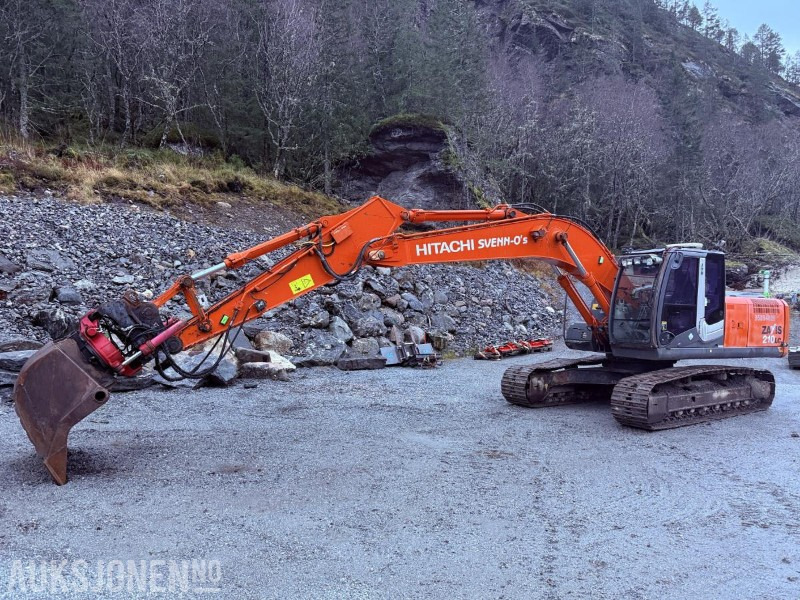 2011 Hitachi ZX210 LC-3 beltegraver KUN 8475 timer - GPS, RT80 Rotortilt, Sentralsmøring - Excavator: Foto 1 2011 Hitachi ZX210 LC-3 beltegraver KUN 8475 timer - GPS, RT80 Rotortilt, Sentralsmøring - Excavator: Foto 1