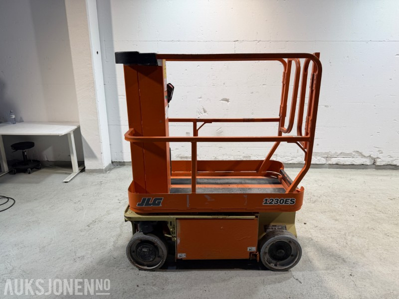 2011 JLG 1230ES Elektrisk mastelift med 5,6 m arbeidshøyde - Autopropulsată platformă: Foto 1 2011 JLG 1230ES Elektrisk mastelift med 5,6 m arbeidshøyde - Autopropulsată platformă: Foto 1