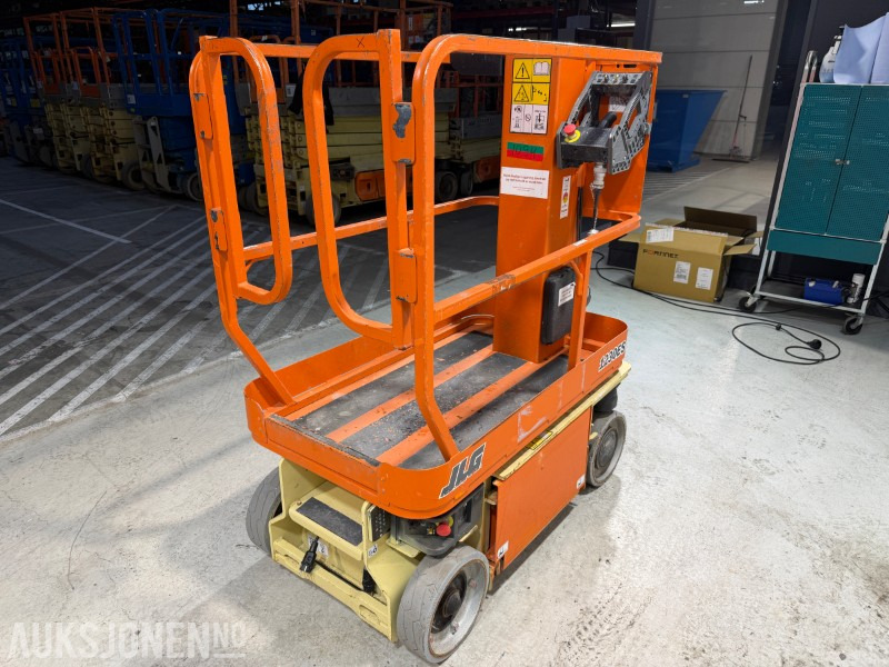 2011 JLG 1230ES Elektrisk mastelift med 5,6 m arbeidshøyde - Autopropulsată platformă: Foto 5 2011 JLG 1230ES Elektrisk mastelift med 5,6 m arbeidshøyde - Autopropulsată platformă: Foto 5