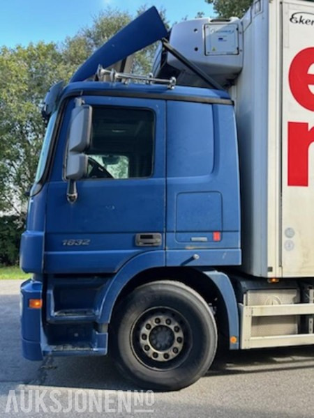 2012 Mercedes-Benz ACTROS skapbil/thermo med frys - Bilen har full service historikk - 573000 km. - Camion furgon: Foto 4 2012 Mercedes-Benz ACTROS skapbil/thermo med frys - Bilen har full service historikk - 573000 km. - Camion furgon: Foto 4