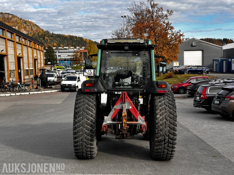 2012 Valtra 8670 med Ålö Valtra 35 Euro/SMS 3rd ESD frontlaster - Tractor agricol: Foto 4 2012 Valtra 8670 med Ålö Valtra 35 Euro/SMS 3rd ESD frontlaster - Tractor agricol: Foto 4