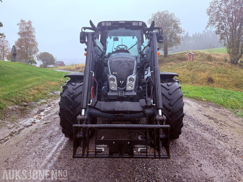 2013 Valtra N143 Direct med fronthydraulikk og kraftuttak(PTO) - Nylig EU godkjent - Tractor agricol: Foto 5 2013 Valtra N143 Direct med fronthydraulikk og kraftuttak(PTO) - Nylig EU godkjent - Tractor agricol: Foto 5