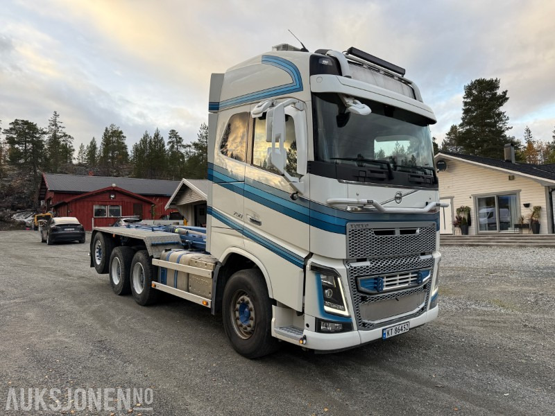 2013 Volvo FH16 750 8X4 - 430 000km - Krokbil - Kran hydraulikk - Brøyteplate - Camion cu cârlig: Foto 3 2013 Volvo FH16 750 8X4 - 430 000km - Krokbil - Kran hydraulikk - Brøyteplate - Camion cu cârlig: Foto 3