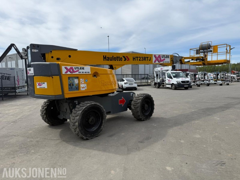 2014 Haulotte HT23RTJ BOMLIFT - SERVICEHISTORIKK. - Autopropulsată platformă: Foto 4 2014 Haulotte HT23RTJ BOMLIFT - SERVICEHISTORIKK. - Autopropulsată platformă: Foto 4