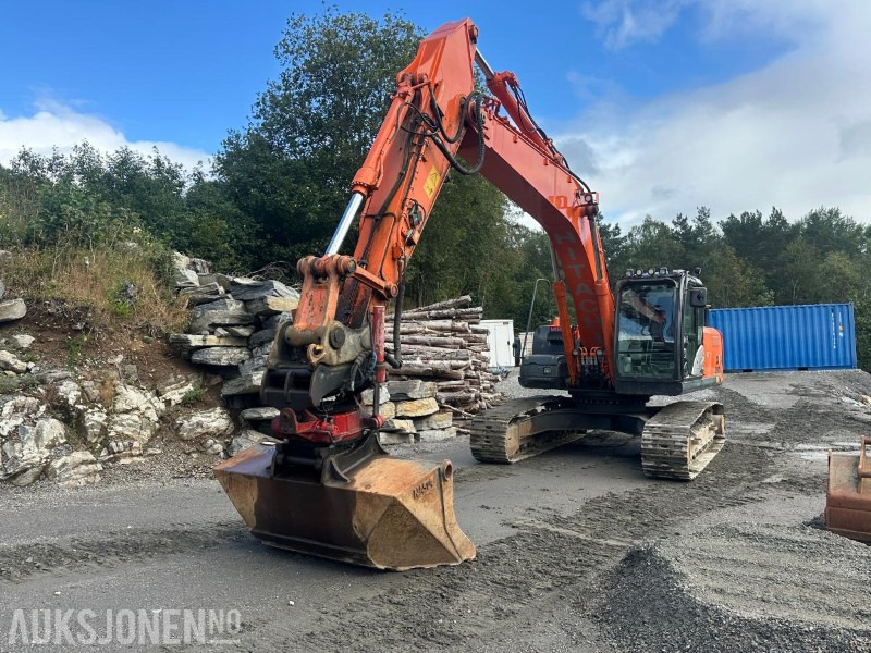 2014 Hitachi ZX250LC-5B Gravemaskin - 10741 Timer - Tiltrotator - Sentralsmøring - Bunkringspumpe - GPS - 2 Skuffer - Excavator: Foto 1 2014 Hitachi ZX250LC-5B Gravemaskin - 10741 Timer - Tiltrotator - Sentralsmøring - Bunkringspumpe - GPS - 2 Skuffer - Excavator: Foto 1