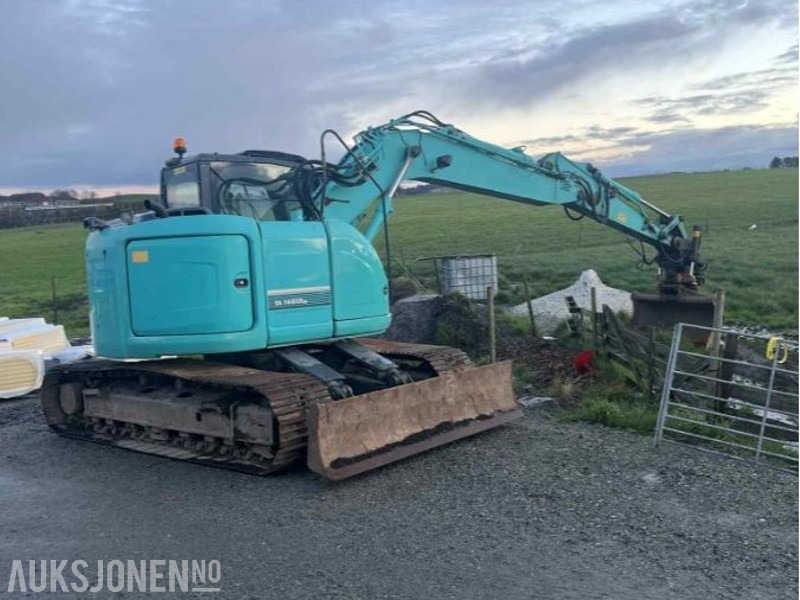 2014 Kobelco sk140srlc-3 gravemaskin Hk feste s60 Engcon tiltrotator 3 skuffer Sentralsmøring - Excavator: Foto 1 2014 Kobelco sk140srlc-3 gravemaskin Hk feste s60 Engcon tiltrotator 3 skuffer Sentralsmøring - Excavator: Foto 1