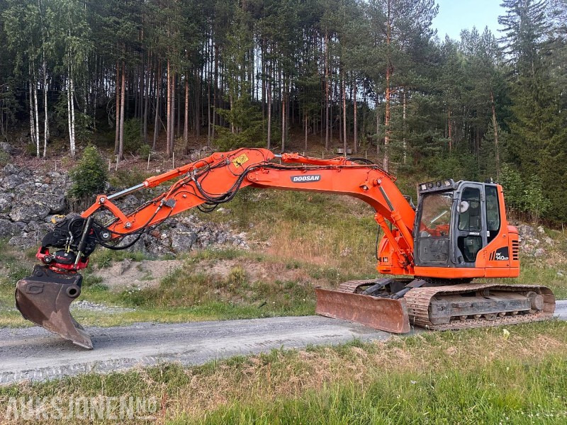 2015 Doosan DX140LCR-3 - Excavator: Foto 1 2015 Doosan DX140LCR-3 - Excavator: Foto 1