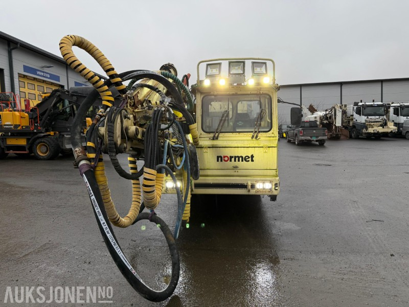 2015 Normet V50 Sprøyterigg, Tromler, tett hytte, DEFA, lavt timetall, reservehjul, Lys - Maşină de foraj: Foto 3 2015 Normet V50 Sprøyterigg, Tromler, tett hytte, DEFA, lavt timetall, reservehjul, Lys - Maşină de foraj: Foto 3