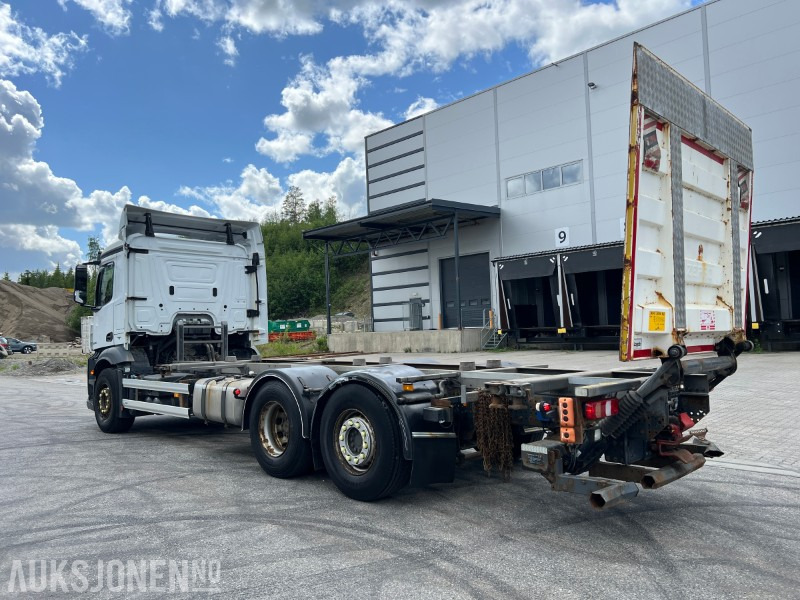 2016 Mercedes-Benz Antos 2545 containerbil med baklem, ryggekamera, hengerfeste, bluetec - Camion transport containere/ Swap body: Foto 3 2016 Mercedes-Benz Antos 2545 containerbil med baklem, ryggekamera, hengerfeste, bluetec - Camion transport containere/ Swap body: Foto 3