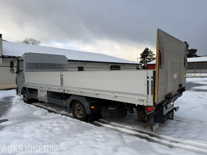 2016 Mercedes-Benz Atego 816 planbil med Zepro løftelem - C1 førarkort - Eu godkjent - Camion platformă: Foto 3 2016 Mercedes-Benz Atego 816 planbil med Zepro løftelem - C1 førarkort - Eu godkjent - Camion platformă: Foto 3