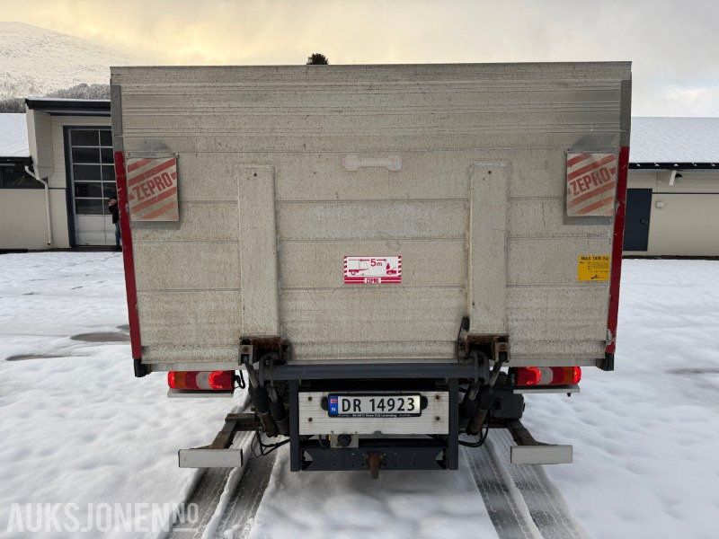 2016 Mercedes-Benz Atego 816 planbil med Zepro løftelem - C1 førarkort - Eu godkjent - Camion platformă: Foto 4 2016 Mercedes-Benz Atego 816 planbil med Zepro løftelem - C1 førarkort - Eu godkjent - Camion platformă: Foto 4