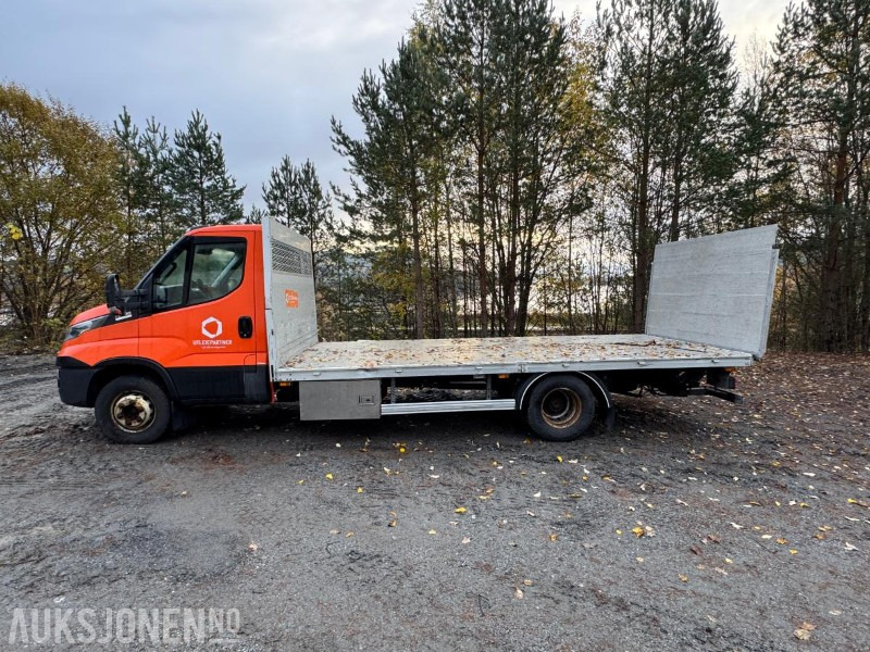 2017 Iveco Daily planbil med bakløfter - Camion platformă: Foto 2 2017 Iveco Daily planbil med bakløfter - Camion platformă: Foto 2