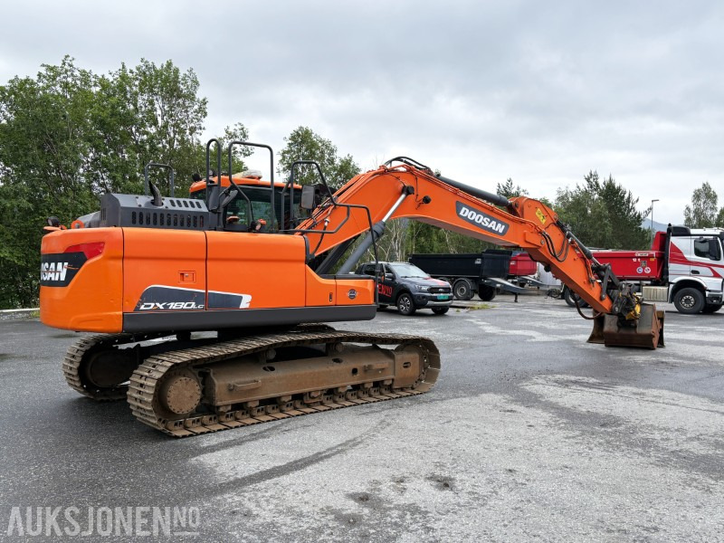 2018 Doosan DX180LC-5 - 6 381 timer - tiltrotator - 2 skuffer - sertifisert - Excavator: Foto 3 2018 Doosan DX180LC-5 - 6 381 timer - tiltrotator - 2 skuffer - sertifisert - Excavator: Foto 3