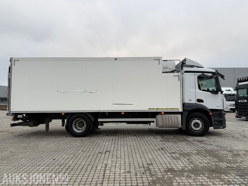 2018 Mercedes-Benz Antos 1830 skapbil, med kjøling, 360-kamera, baklem, multiratt, dab, fjernkontroll - Camion furgon: Foto 4 2018 Mercedes-Benz Antos 1830 skapbil, med kjøling, 360-kamera, baklem, multiratt, dab, fjernkontroll - Camion furgon: Foto 4