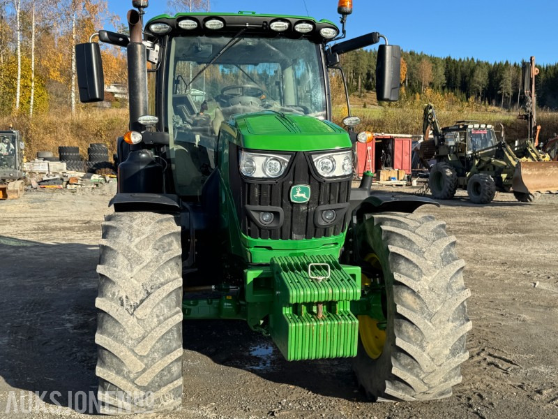 2019 John Deere 6145R 4X4, 192 HK PREMIUM EDITION LEVERES MED NYE DEKK OG - Tractor agricol: Foto 3 2019 John Deere 6145R 4X4, 192 HK PREMIUM EDITION LEVERES MED NYE DEKK OG - Tractor agricol: Foto 3