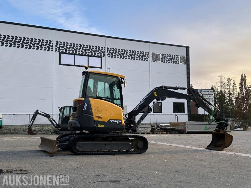 2019 VOLVO ECR50D MINIGRAVER 5 TONN STEELWRIST TILTROTATOR S40 1945 TIMER - Mini excavator: Foto 4 2019 VOLVO ECR50D MINIGRAVER 5 TONN STEELWRIST TILTROTATOR S40 1945 TIMER - Mini excavator: Foto 4