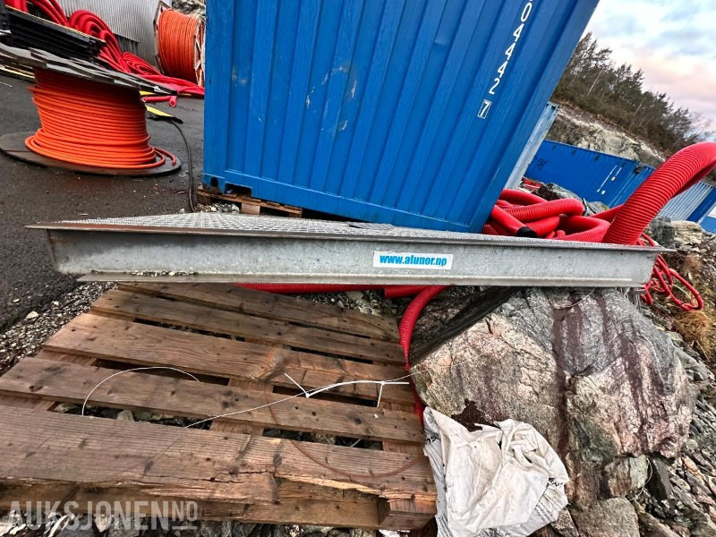 2020 Lintec container-rampe, kap 6000 kg - Echipamente de constructii: Foto 3 2020 Lintec container-rampe, kap 6000 kg - Echipamente de constructii: Foto 3