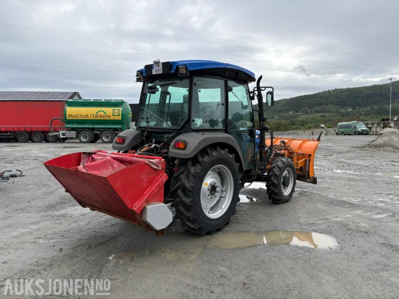 2020 Solis 50 med frontlaster,strøapparat og brøyteskjær - Tractor agricol: Foto 5 2020 Solis 50 med frontlaster,strøapparat og brøyteskjær - Tractor agricol: Foto 5