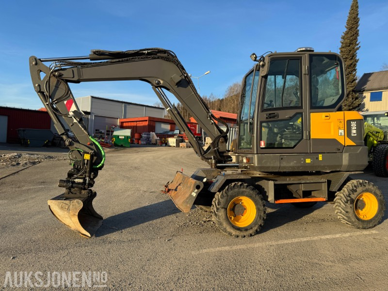 2020 Volvo EW60E HJULGRAVER MED TOLTROTATOR OG 2 SKUFFER - Excavator: Foto 1 2020 Volvo EW60E HJULGRAVER MED TOLTROTATOR OG 2 SKUFFER - Excavator: Foto 1
