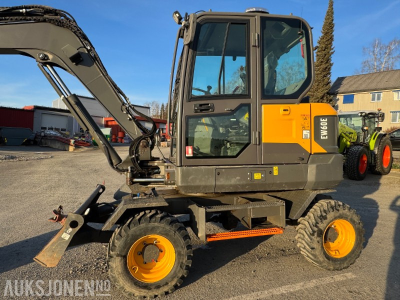 2020 Volvo EW60E HJULGRAVER MED TOLTROTATOR OG 2 SKUFFER - Excavator: Foto 2 2020 Volvo EW60E HJULGRAVER MED TOLTROTATOR OG 2 SKUFFER - Excavator: Foto 2