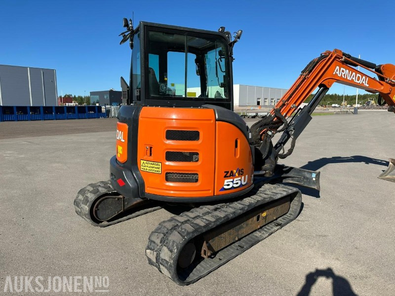 2021 Hitachi ZX55U-6 CLR gravemaskin / rotortilt / Pigghammer / 3 skuffer / 2298 timer - Excavator: Foto 4 2021 Hitachi ZX55U-6 CLR gravemaskin / rotortilt / Pigghammer / 3 skuffer / 2298 timer - Excavator: Foto 4