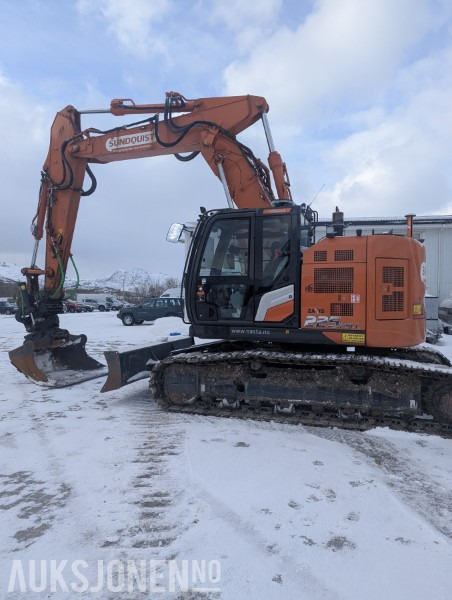 2023 Hitachi ZX225USLC-7 - Montabert CPA, GPS, rototilt, to-delt bom +++ - Excavator: Foto 1 2023 Hitachi ZX225USLC-7 - Montabert CPA, GPS, rototilt, to-delt bom +++ - Excavator: Foto 1