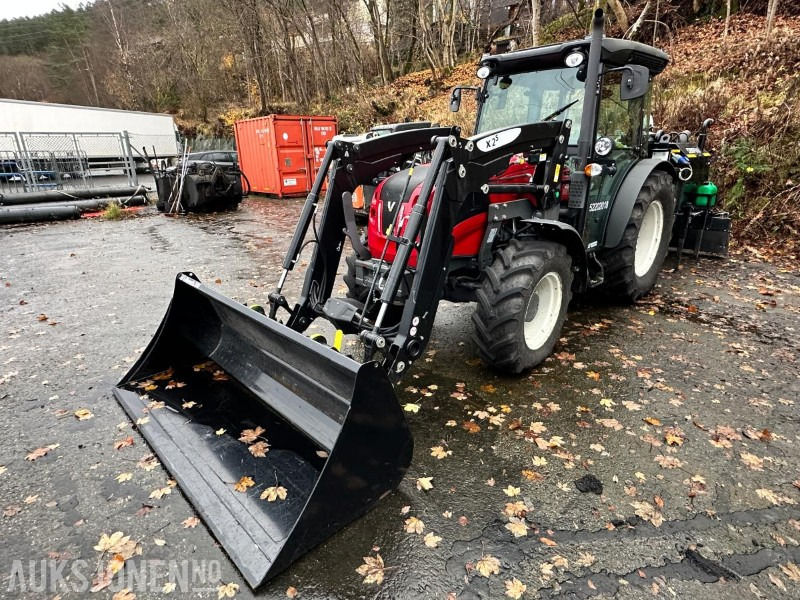 2024 Valtra F75 Traktor, m/X25S Frontlaster og Lilleseth universalskuffe, ca 70 timer - Tractor agricol: Foto 1 2024 Valtra F75 Traktor, m/X25S Frontlaster og Lilleseth universalskuffe, ca 70 timer - Tractor agricol: Foto 1