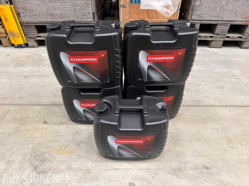 Ataşament pentru Utilaje constructii 100 Liter Olje - Champion XRS 10W-30 FE Multifunctinal Oil: Foto 1