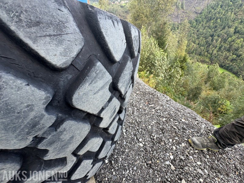 1995 Volvo Komplette hjulsett 17.5R25 for hjullaster - Ataşament pentru Utilaje constructii: Foto 4 1995 Volvo Komplette hjulsett 17.5R25 for hjullaster - Ataşament pentru Utilaje constructii: Foto 4