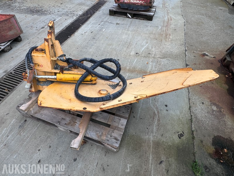 2007 Vammas Hydraulisk kantvinge - Stått på CAT 140 veghøvel - Ataşament pentru Utilaje constructii: Foto 3 2007 Vammas Hydraulisk kantvinge - Stått på CAT 140 veghøvel - Ataşament pentru Utilaje constructii: Foto 3